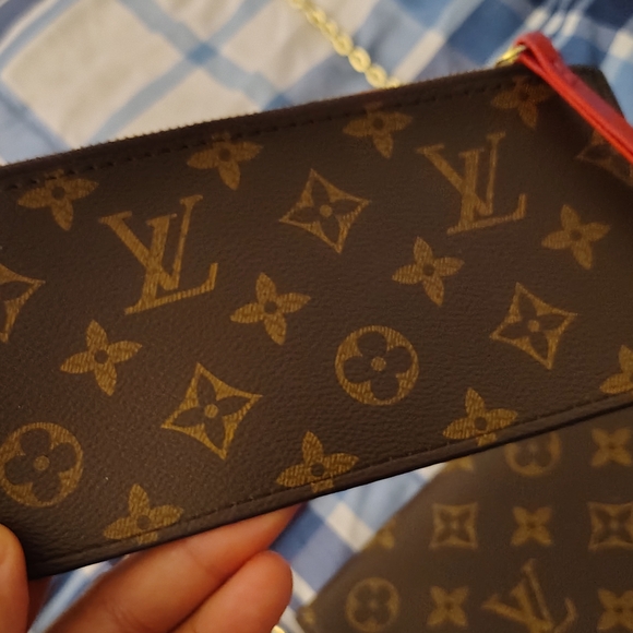 Louis Vuitton Monogram Wallet with Gold Chain and Red Interior - Picture 4 of 5